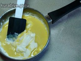Шоколадно-малиновый десерт с малиновым кули