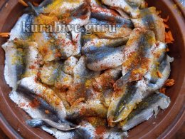 Рыба тушеная с луком и морковью
