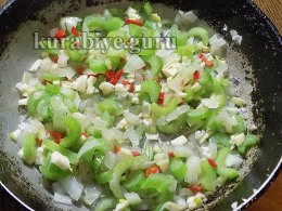 Острый суп с морепродуктами