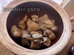 Курица тушеная с картофелем в сметанном соусе