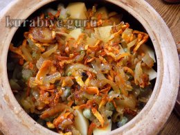 Курица тушеная с картофелем в сметанном соусе