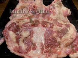 Утка по-царски, фаршированная блинами и клюквой