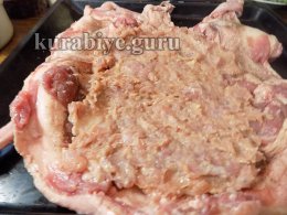 Утка по-царски, фаршированная блинами и клюквой