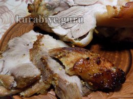 Рулька в медово-горчичном соусе