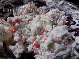 Закусочные пирожные с салатом из крабовых палочек