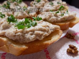 Куриный паштет с орехами 