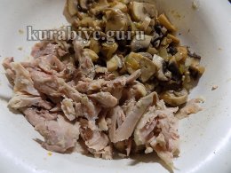 Наливной пирог с курицей и грибами