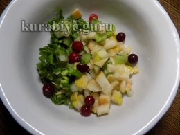 Запечений лосось з сальсою із ківі та груші