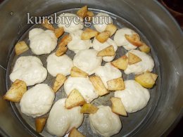 Обезьяний хлеб с яблоками и карамелью