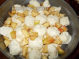 Обезьяний хлеб с яблоками и карамелью