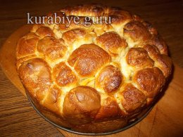 Обезьяний хлеб с яблоками и карамелью