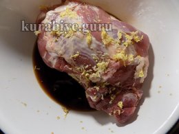 Имбирная буженина с карамелизированным луком