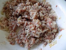 Пирожки с мясом и рисом из дрожжевого теста на кефире
