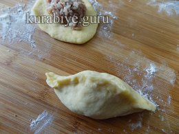 Пирожки с мясом и рисом из дрожжевого теста на кефире