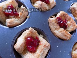 Закусочные корзинки с курицей и клюквенным джемом