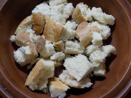 Курица запечённая на хлебе