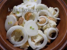 Курица запечённая на хлебе