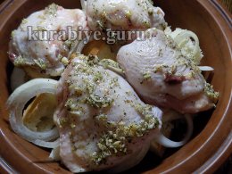 Курица запечённая на хлебе