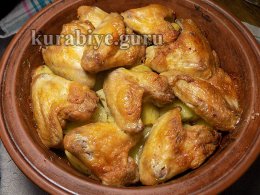 Курячі крильця карі з картоплею