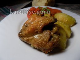 Курячі крильця карі з картоплею