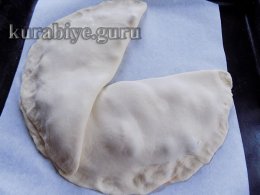 Тройная пицца кальцоне 