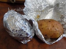Печёный картофель с селёдочным соусом