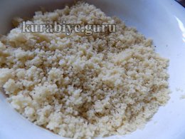 Хрустящая лепёшка из кускуса с томатами
