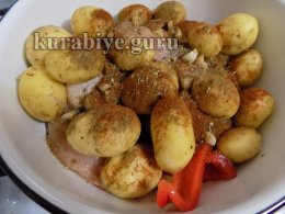 Курица с овощами запечённая в фольге