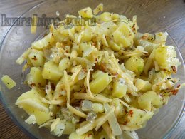 Пухкий пиріг з картоплею та сиром