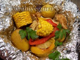 Курица с овощами запечённая в фольге