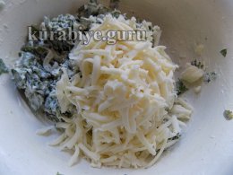 Пирожки со шпинатно-сырной начинкой 