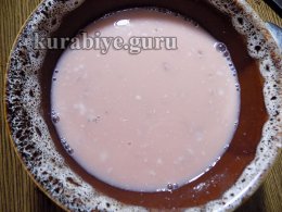 Шоколадный пляцок с клубникой