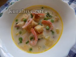 Суп с морепродуктами и зелёным горошком 