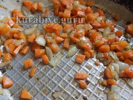 Куриный бульон с кукурузными клецками