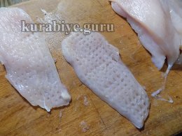 Острые рулетики из кабачка и куриного филе