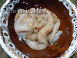 Острые рулетики из кабачка и куриного филе