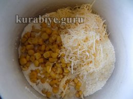 Куриный бульон с кукурузными клецками