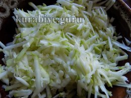 Запеканка из риса с кабачком и жареной скумбрией