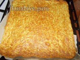 Кабачковий рулет із сирною начинкою