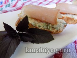 Брускетта с прошутто и дыней 