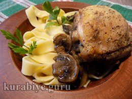 Курица тушеная в пиве с грибами 