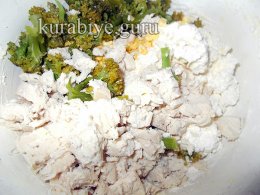 Пирожки с курицей и брокколи 
