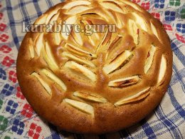 Медовая коврижка с яблоками 