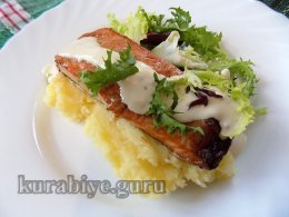 Запечённый лосось под горчичным соусом