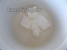 Добавляем сметану