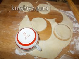 Пирожки с баклажанами и помидорами