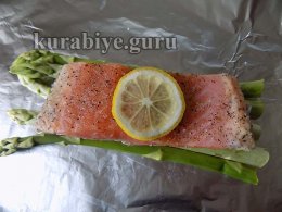 Выкладываем ингредиенты на фольгу