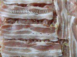 Мясной рулет из свинины с начинкой