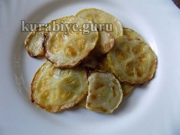 Салат із кабачків з томатами та сиром