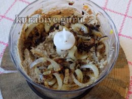 Паштет из куриной печени с карамелизированным луком